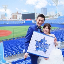 横浜ベイシェラトン ホテル＆タワーズ:「YOKOHAMA STADIUM WEDDING PHOTO」― 青空の下で叶える記念フォト