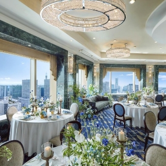 結婚式場：【少人数婚のお2人】スペシャリテ試食×感動のホテル挙式体験