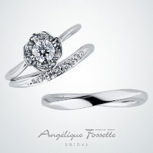 アンジェリック　フォセッテ　ブライダル:キラキラ輝く７石のダイヤモンドが上品な人気デザイン！細身ですっきり着けられる♪