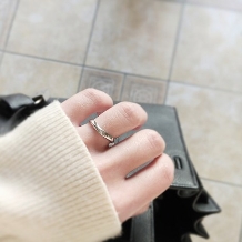 アンジェリック　フォセッテ　ブライダル:【中指と小指へのぶつかりが全くない！】指輪の存在感と着け心地の良さが両方叶う！