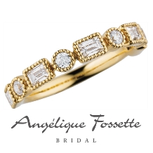 アンジェリック　フォセッテ　ブライダル:長方形エメラルドカットのダイヤモンドをあしらったアンティーク調の華やかリング！