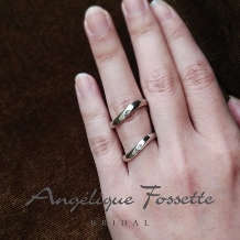 アンジェリック　フォセッテ　ブライダル:【ペア税込16万円】プラチナ950ハード使用の幅広ウェーブのシンプルな結婚指輪