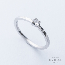 SUNDANCE　BRIDAL:【オーダーメイド婚約指輪】薬指に馴染むシンプルリング