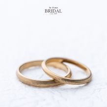 SUNDANCE　BRIDAL:【オーダーメイド結婚指輪】スッキリとしたフォルムがモードな雰囲気を醸し出す