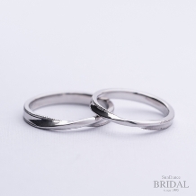【オーダーメイド結婚指輪】メビウスの輪をデザインしアンティークの風合いを