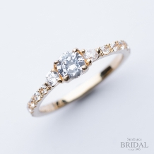 【オーダーメイド婚約指輪】エレガントと繊細さを持つゴールドのエンゲージ