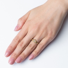 SUNDANCE　BRIDAL:【オーダーメイド婚約指輪】変形トライアングルローズカットの婚約指輪