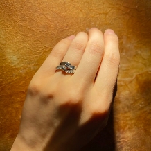 ichi:＜拈華eta／ねんげ＞wg 優しいフォルムのハーフエタニティが指を美しく飾る