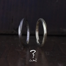 ichi:＜月光／げっこう＞Pt K14GRG そっと捻られたリングに月光が宿る