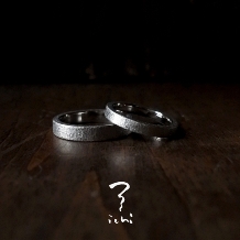 ichi:＜平角石地＞　石地持つの有機的な側面に無機質な印象を持たせたリング