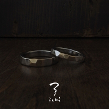 ichi:＜鎚目／つちめ＞850003鎚目金挟1828 WG 様々な輝きを放つ鎚目リング