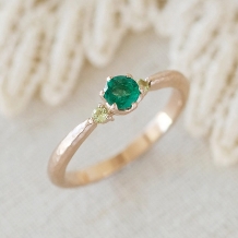 Ｓａｌｏｎ　ｄｅ　Ｌｅ　Ｃｉｅｌ（ブライダルリング専門店　サロン・ド・ルシェル）:【オーダー】あえてダイヤを選ばない、彼女の誕生石で贈る唯一無二の婚約指輪