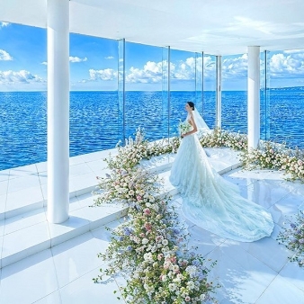 結婚式場：【扉の先は別世界】海と空のチャペル体験×贅沢フレンチ試食