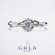 【GALA】＜0.5ct＞花びらに包まれ優しく輝く永遠の愛を象徴するダイヤモンド