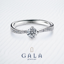 【GALA】柔らかなウェーブラインのアームと小粒のメレダイヤが上品なデザイン