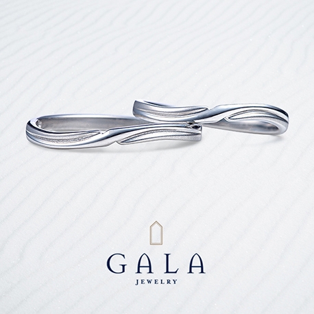 ＧＡＬＡ　ＪＥＷＥＬＲＹ:【GALA】マットな質感にウェーブラインが浮かび上がるスタイリッシュデザイン。