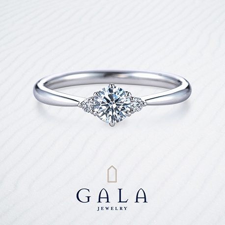 ＧＡＬＡ　ＪＥＷＥＬＲＹ:【GALA】2つのメレダイヤと細身のアームがフェミニンなエンゲージリング＊