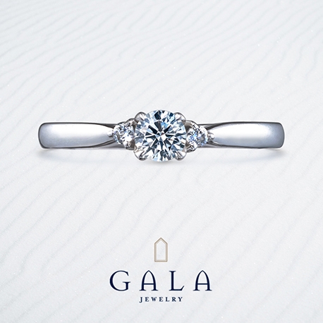 ＧＡＬＡ　ＪＥＷＥＬＲＹ:【GALA】ストレートの定番の形にメレダイヤを留めて可愛く仕上げた婚約指輪＊