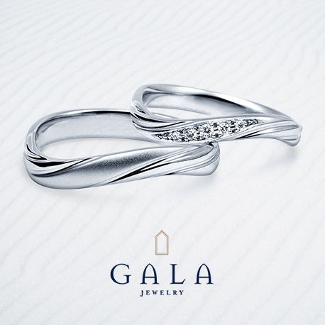 ＧＡＬＡ　ＪＥＷＥＬＲＹ:【GALA】プラチナの輝きをいかした動きのあるウェーブラインの結婚指輪。