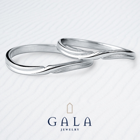 ＧＡＬＡ　ＪＥＷＥＬＲＹ:【GALA】マットな質感にウェーブラインが浮かび上がるスタイリッシュデザイン。