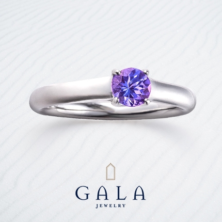 ＧＡＬＡ　ＪＥＷＥＬＲＹ:【GALA】唯一無二の青紫。タンザナイトの婚約指輪。際立つシンプルな美しさ。