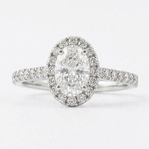 LEHAIM(レハイム):【レハイム】0.7カラットオーバルカットの婚約指輪とV字エタニティリング