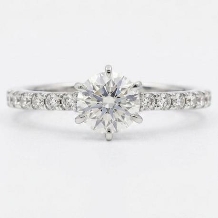 【レハイム】細身アームがセンターダイヤ引き立たせる婚約指輪