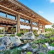 45年の歴史に培われたホテルで上質なおもてなし◎和・洋が調和した唯一無二の世界観。日本の伝統美を取り入れたワンランク上のウエディングが実現。四季折々の自然や庭園、ここでしか体感できない空間をぜひ。
