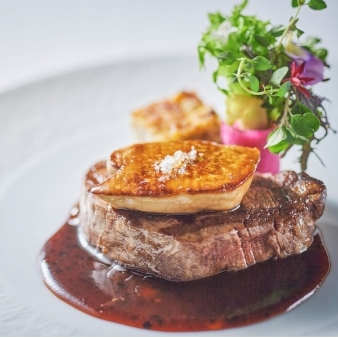 結婚式場：おもてなし重視◎こだわり和牛贅沢試食×上質大聖堂×140万特典