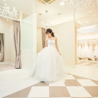 ＶＩＬＬＡＳ　ＤＥＳ　ＭＡＲＩＡＧＥＳ　宇都宮（ヴィラ・デ・マリアージュ　宇都宮）：＼ドレス×エステ特典付／憧れのドレス見学×限定スィーツ試食♪