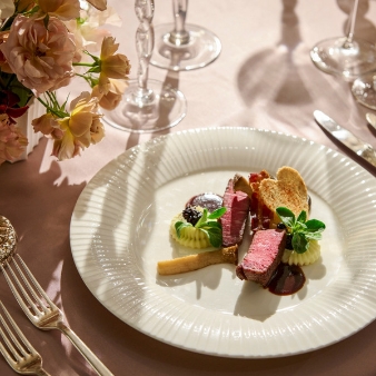 結婚式場：【GW限定＊ドレス上限フリー×2泊3日×最大90万】ペアランチ券付