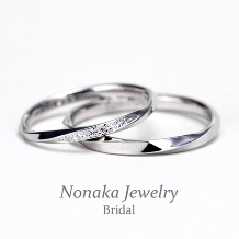 立体感のある斜めラインが魅力的、プラチナ製のお手頃な結婚指輪