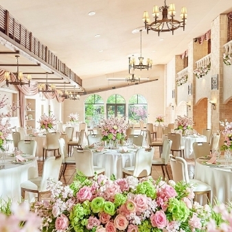 結婚式場：来館5万【人気の春フェア】ドレス試着×挙式×試食*130万特典