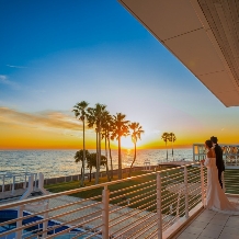 リビエラ逗子マリーナ:夕映えリゾート婚【26年10月～11月＊最大181万優待】海と空が染まる絶景挙式