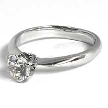 WATANABE／卸商社直営　渡辺:[0.301ct]花嫁の憧れ。0.3ct高品質ダイヤモンドのソリティアエンゲージ