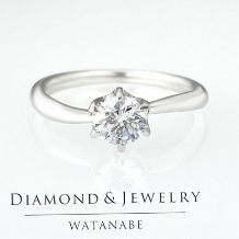 WATANABE／卸商社直営　渡辺:[0.302ct]ダイヤだけでなく指まで美しく魅せるリング。爪の一つがハート型