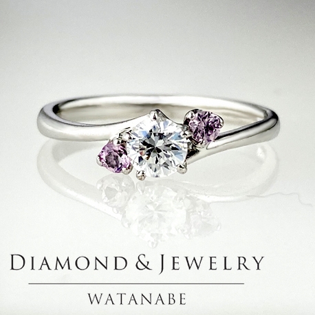 WATANABE／卸商社直営　渡辺:[0.310ct]愛らしいピンクダイヤが可憐さを引き立てる。