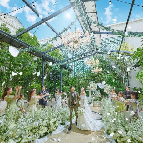ソンブルイユ　ＯＳＡＫＡ　ＷＥＤＤＩＮＧ（ＳＯＭＢＲＥＵＩＬ　ＯＳＡＫＡ　ＷＥＤＤＩＮＧ）：*10月特大フェア*憧れガーデン挙式×New貸切邸宅×絶品試食つき