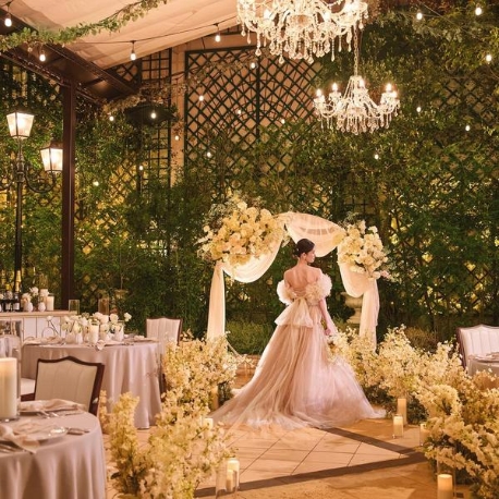 ソンブルイユ　ＯＳＡＫＡ　ＷＥＤＤＩＮＧ（ＳＯＭＢＲＥＵＩＬ　ＯＳＡＫＡ　ＷＥＤＤＩＮＧ）：【Xmas限定BIGフェア】光と緑の貸切邸宅×星付きシェフ美食体験