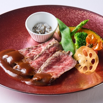 結婚式場：16大特典×贅沢試食付×大聖堂見学＊アマギフ2万プレゼント