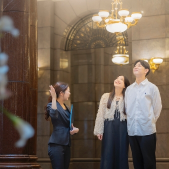 結婚式場：＼初めて見学限定*レストランペア招待券付／感動チャペル×美食