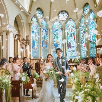 結婚式場：残▲月1限定《アマギフ2万×150万優待》大聖堂×4万試食×ドレス