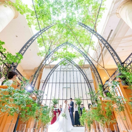 オリエンタルホテル 東京ベイ：《迷ったらこちら＊何でも相談》緑×光×天井高15mチャペル見学