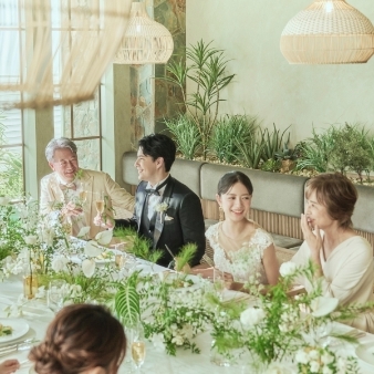 結婚式場：【少人数専用】ガーデンカフェで家族と叶えるアットホーム団欒W