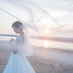 Mai BRIDE（マイブライド）:【洋装ロケ】青い海と空！りんくうビーチで平日撮影/41,800円