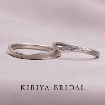 ＫＩＲＩＹＡ　ＢＲＩＤＡＬ　（宝石の桐屋）:新作鍛造加工S字マリッジリング