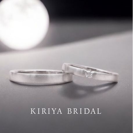 ＫＩＲＩＹＡ　ＢＲＩＤＡＬ　（宝石の桐屋）:久音【月】| ダイヤモンドが浮かんでいるような神秘的なリング |