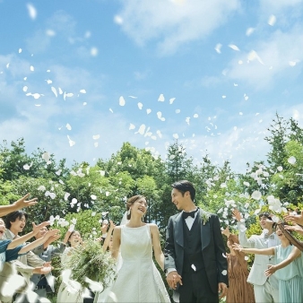 結婚式場：日曜BIG！最大150万優待＆6.5万ギフト！豪華コース試食