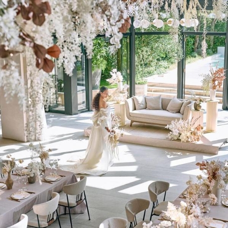 ニーズ青山 by T&G WEDDING (旧 青山迎賓館)：初めての見学にオススメ◆全館開放天空チャペル演出体験*GIFT付
