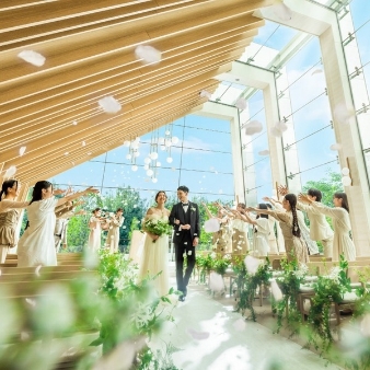 結婚式場：【都心リゾート】緑溢れる天高チャペル&amp;1組貸切邸宅×特選牛試食